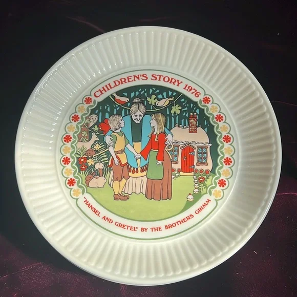 9 Vintage Porcelain Brothers Grimm Fairytails Plates